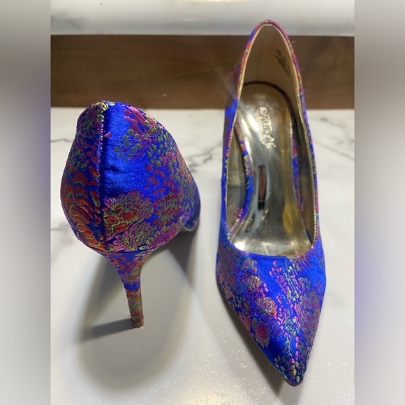 Carlos by Carlos Santana pointed toe heels - Picture 2 of 3